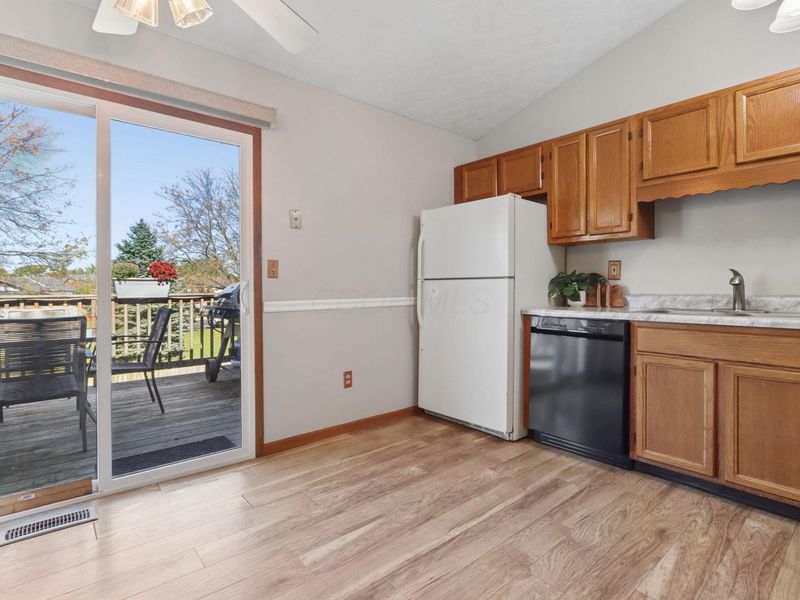 5608 Reebok Drive , Hilliard, OH 43026 Photo 9