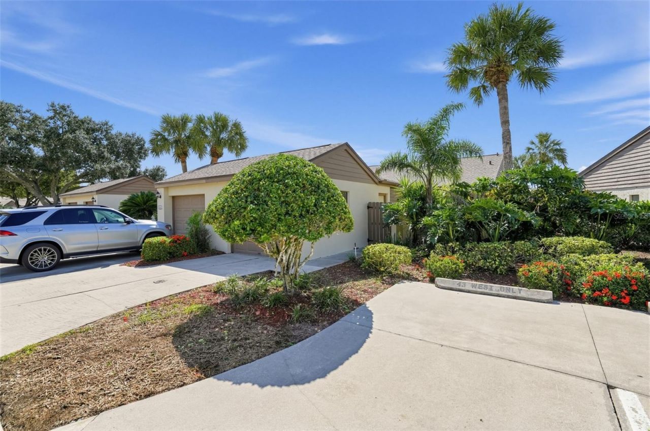 3440 Beekman Place , Unit 52, Sarasota, FL 34235 Photo
