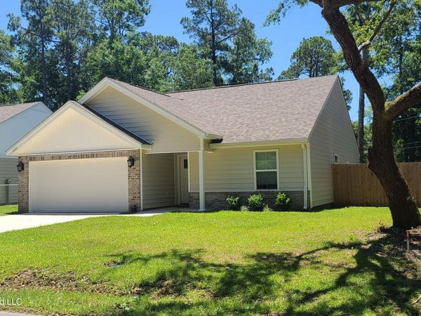 6123 Beach Street, Ocean Springs, MS 39564