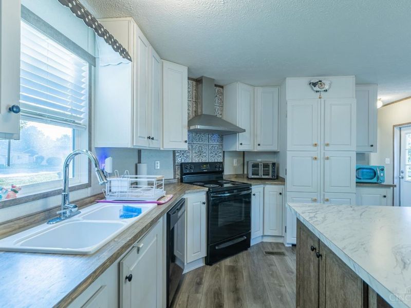 6649 Wizard Of Oz Way, Hillsboro, OH 45133 Photo 11