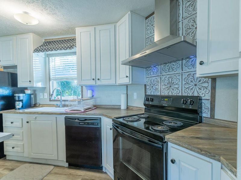 6649 Wizard Of Oz Way, Hillsboro, OH 45133 Photo 8