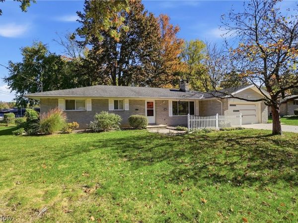 5071 Evergreen Drive, North Olmsted, OH 44070