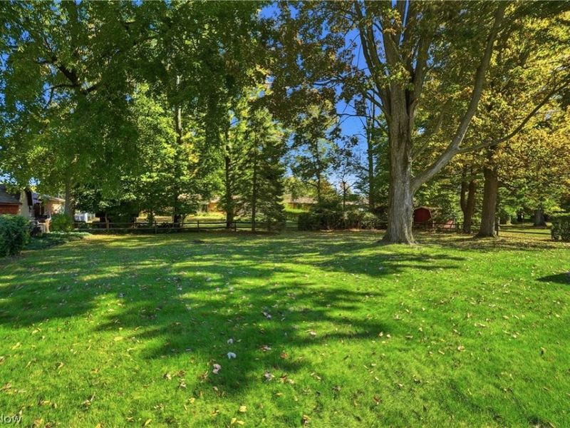 5071 Evergreen Drive, North Olmsted, OH 44070 Photo 27