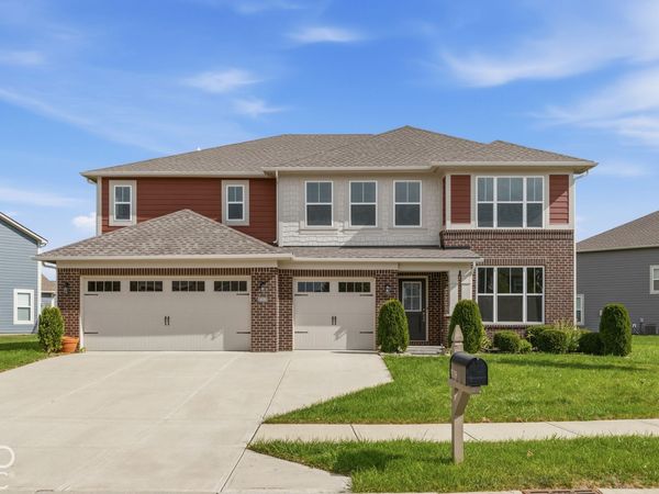 9719 Cimmaron Avenue , McCordsville, IN 46055
