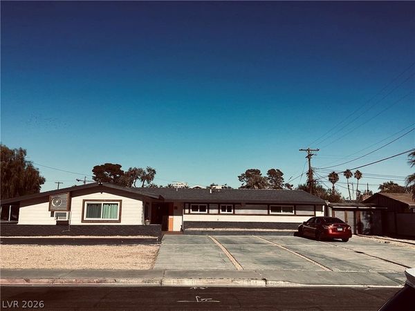 545 Ellen Way , Las Vegas, NV 89104