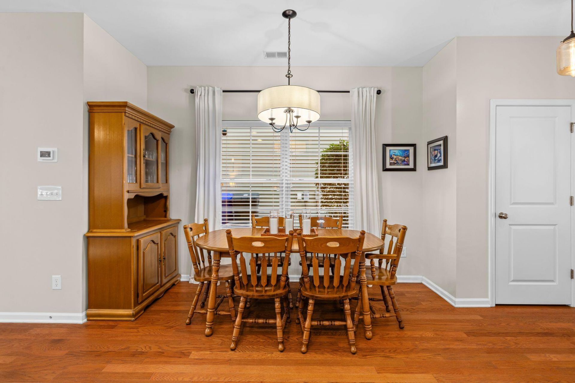 1733 Towne Street Photo 11