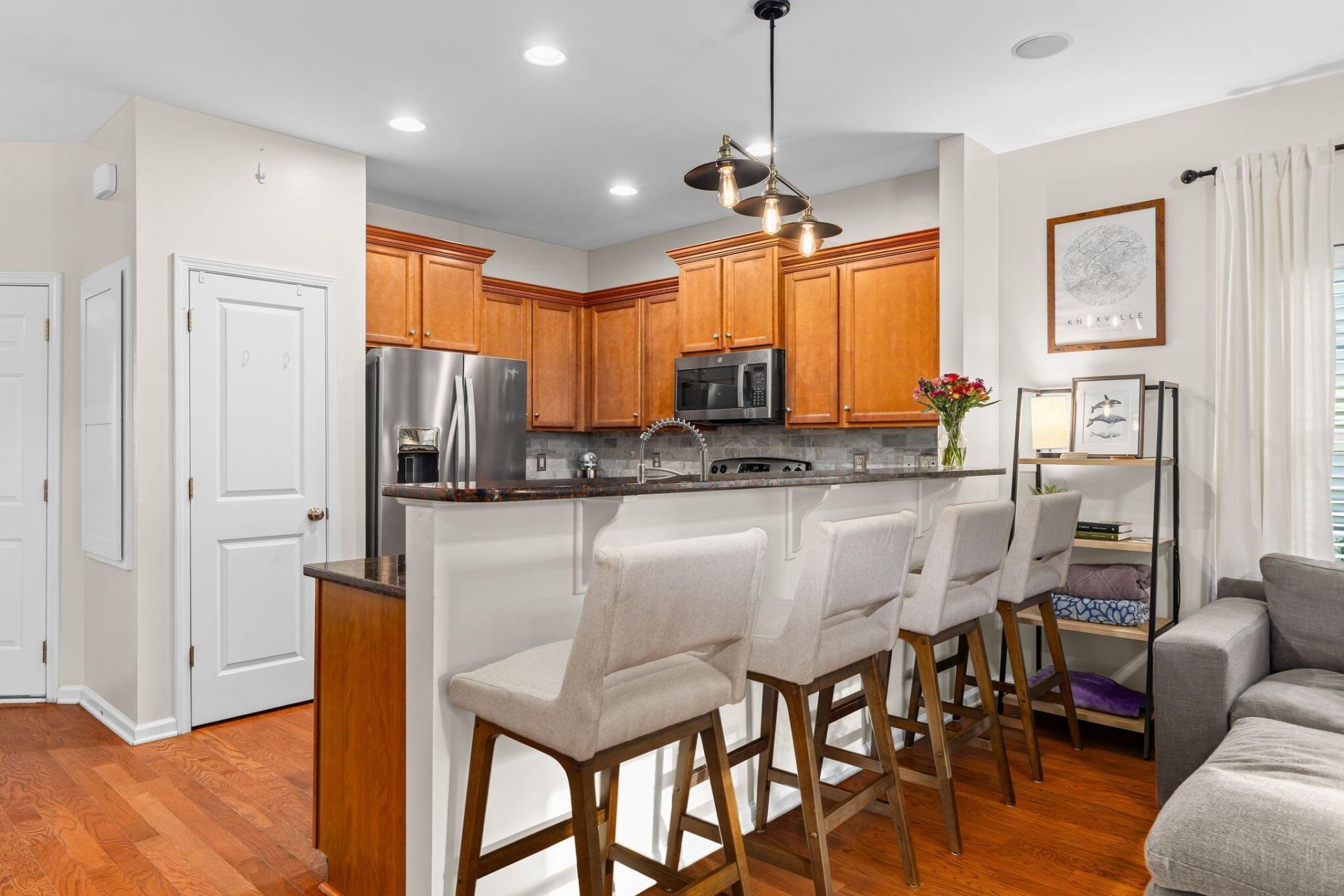 1733 Towne Street Photo 16