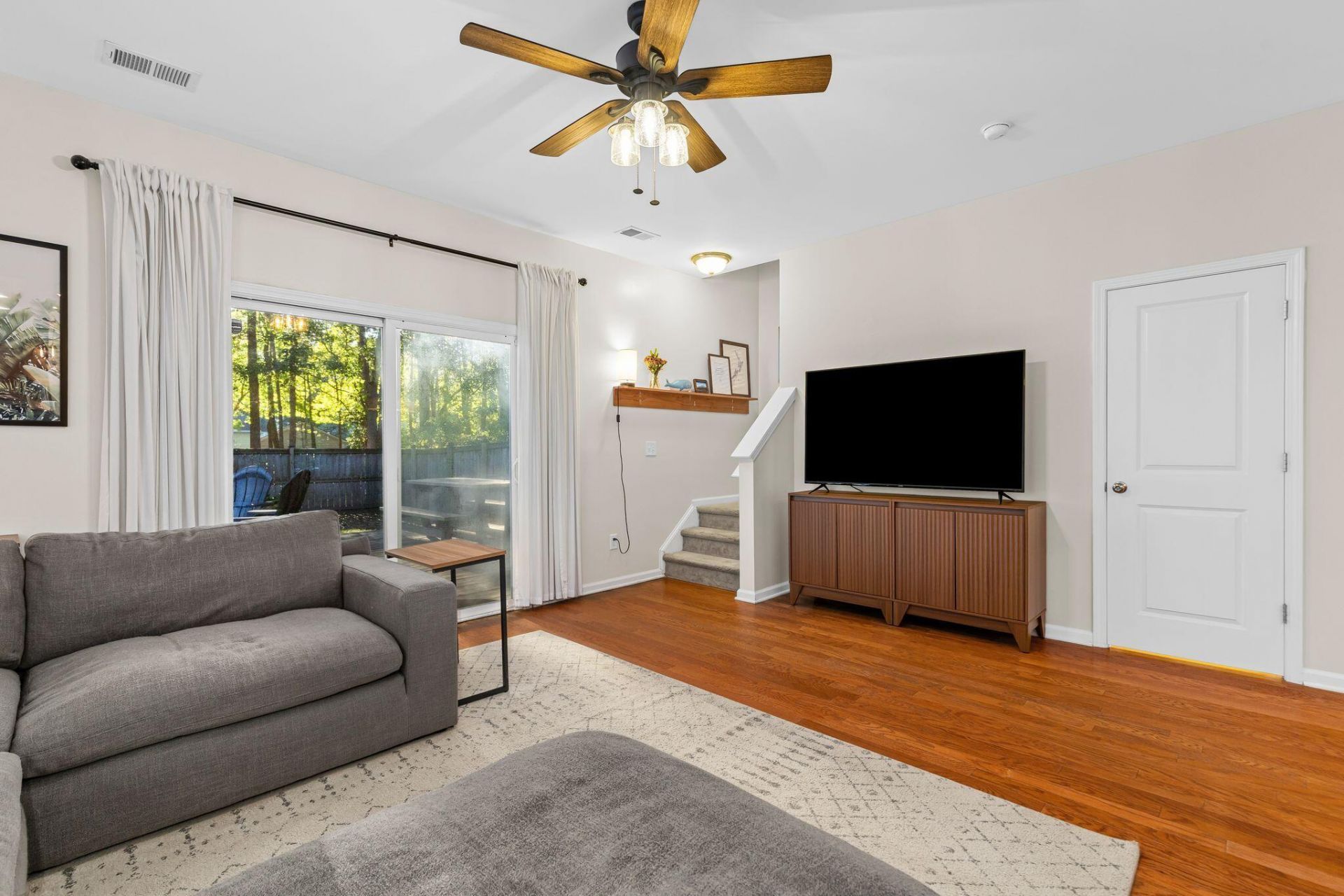 1733 Towne Street Photo 18