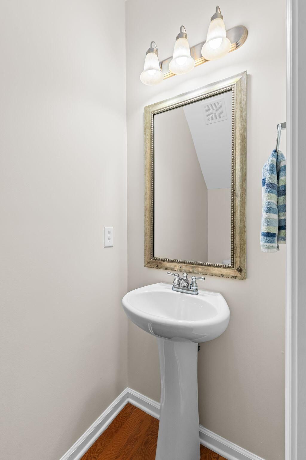 1733 Towne Street Photo 20