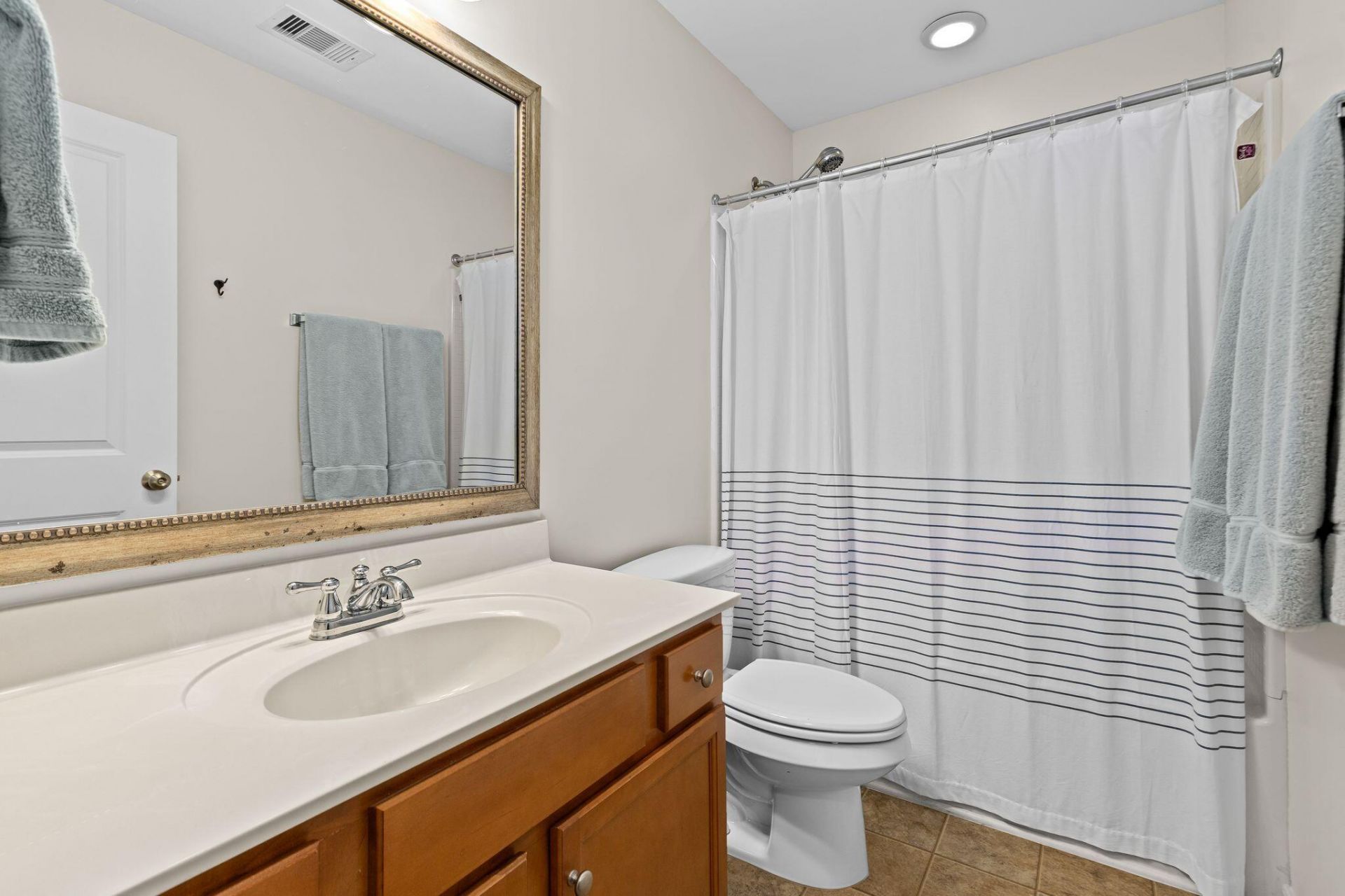 1733 Towne Street Photo 34