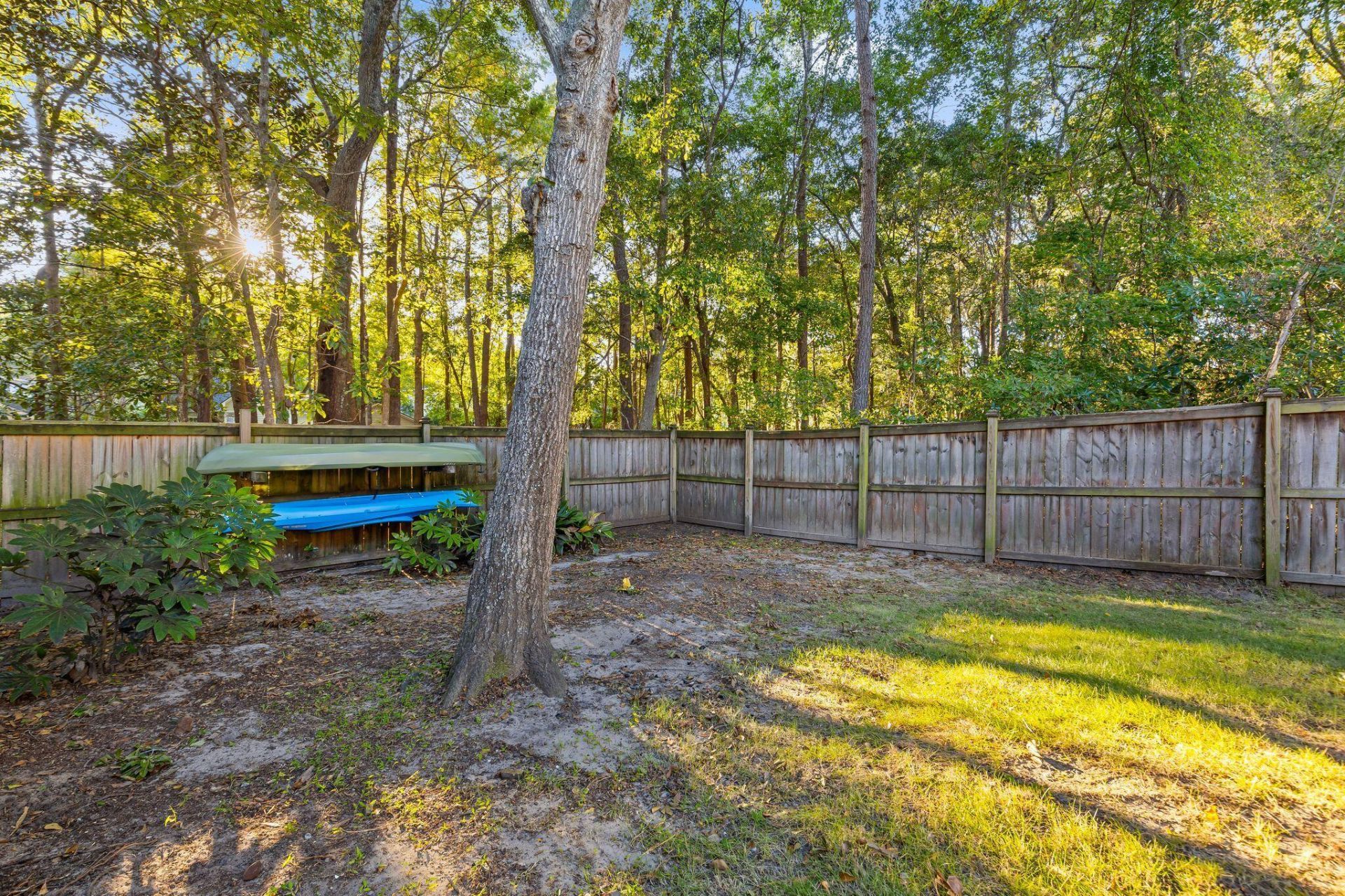 1733 Towne Street Photo 40