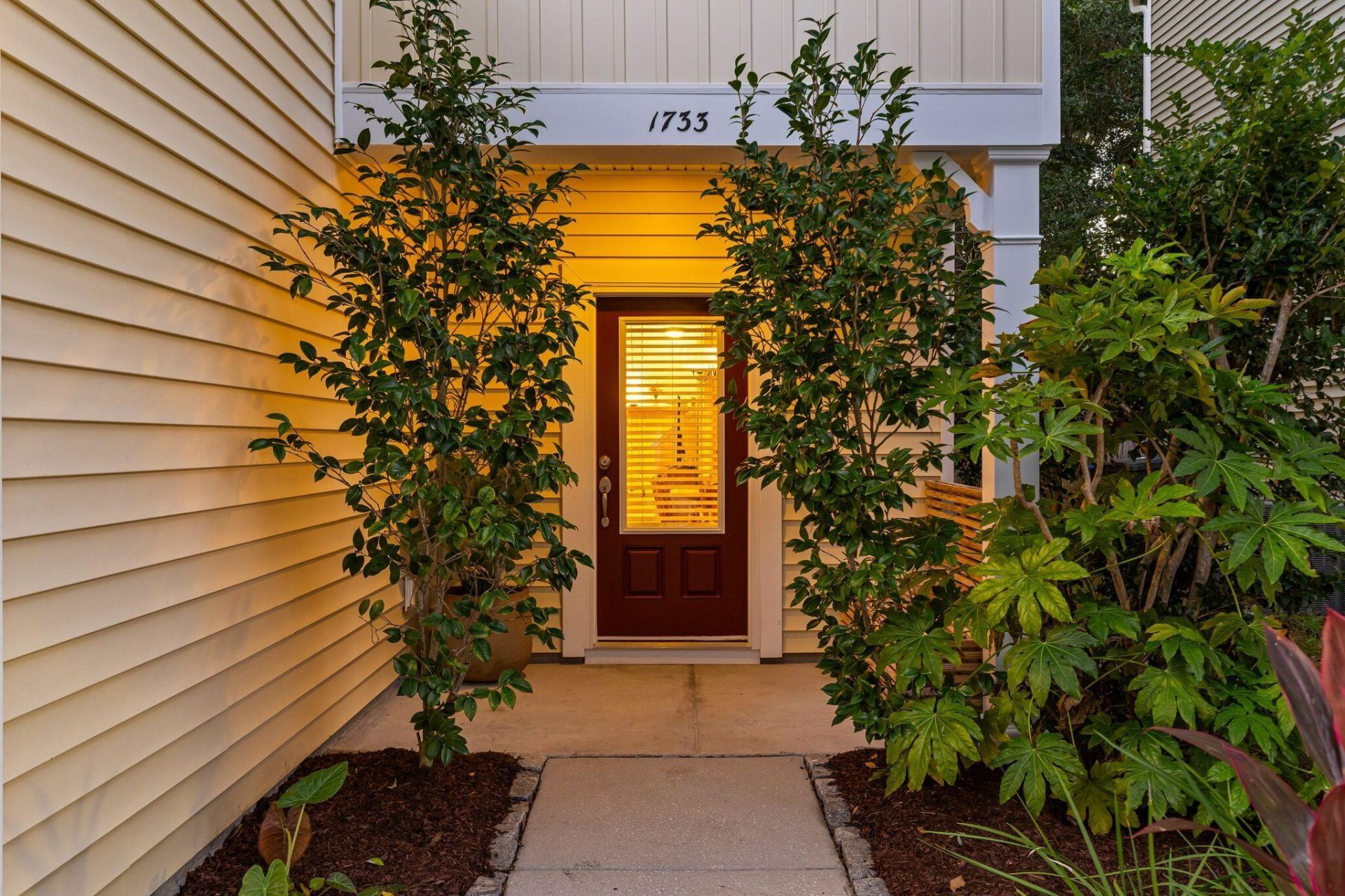 1733 Towne Street Photo 6