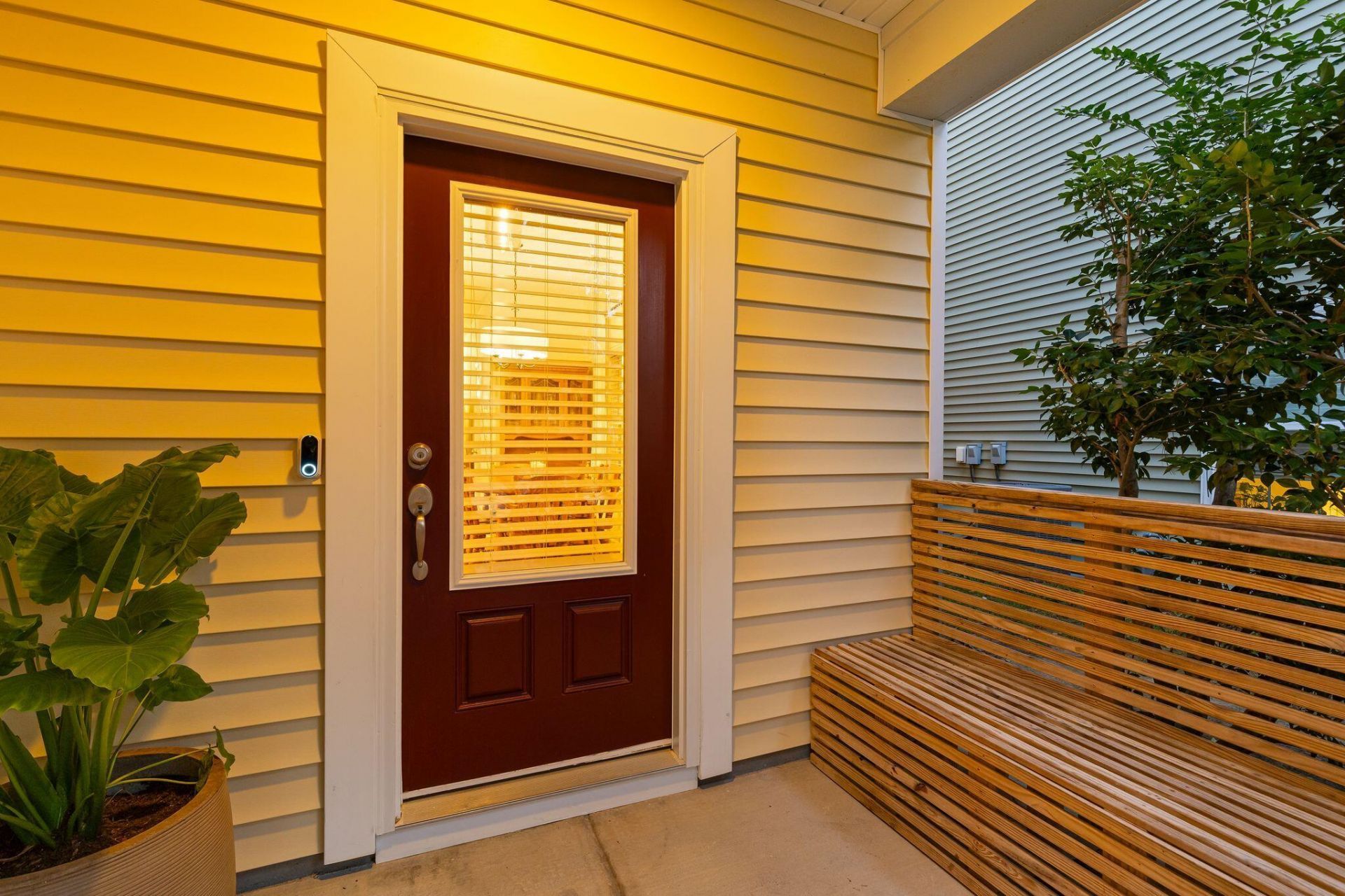 1733 Towne Street Photo 8
