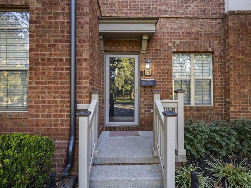 672 Park Street , Columbus, OH 43215 Photo 3
