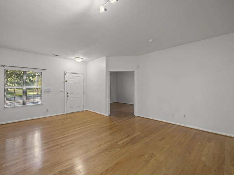 672 Park Street , Columbus, OH 43215 Photo 7