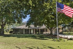 715 Smith Pond Road photo 4