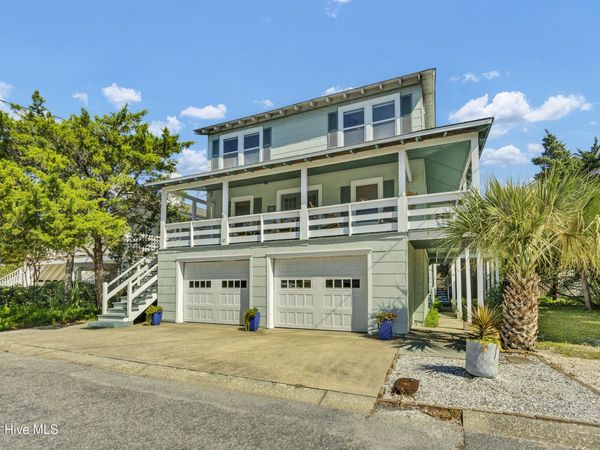 10 W Oxford Street , Wrightsville Beach, NC 28480