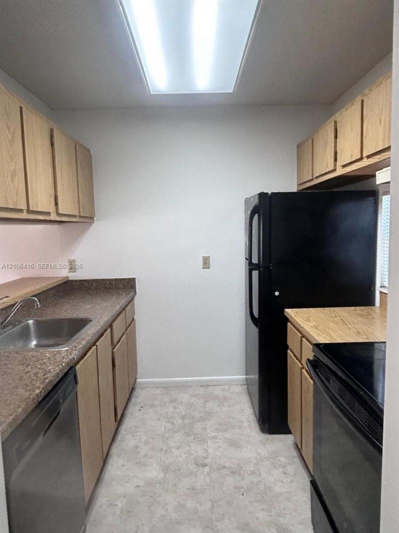 8620 N Sherman Cir , Unit 403, Miramar, FL 33025 Photo