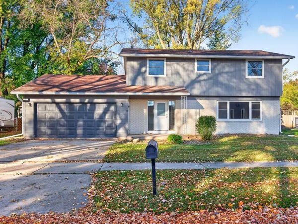 1819 Wilshire Drive NE, Rochester, MN 55906