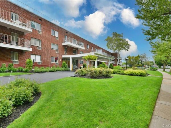 320 East Shore Road , Unit 15A, Great Neck, NY 11023