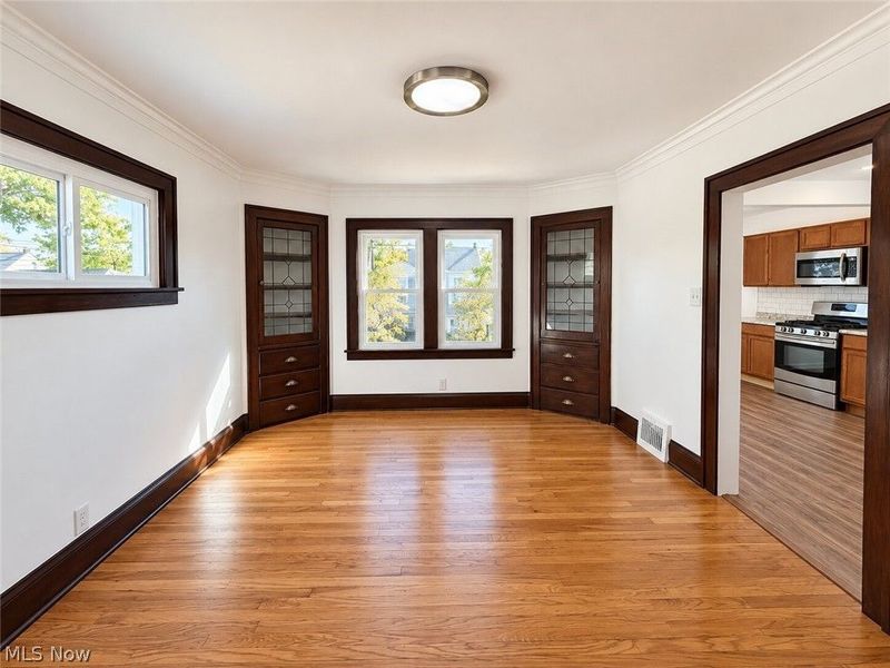 5231 Clement Avenue , Maple Heights, OH 44137 Photo 7