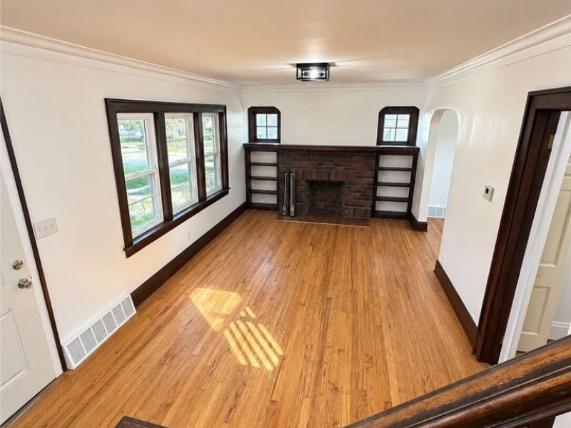 5231 Clement Avenue , Maple Heights, OH 44137 Photo 8