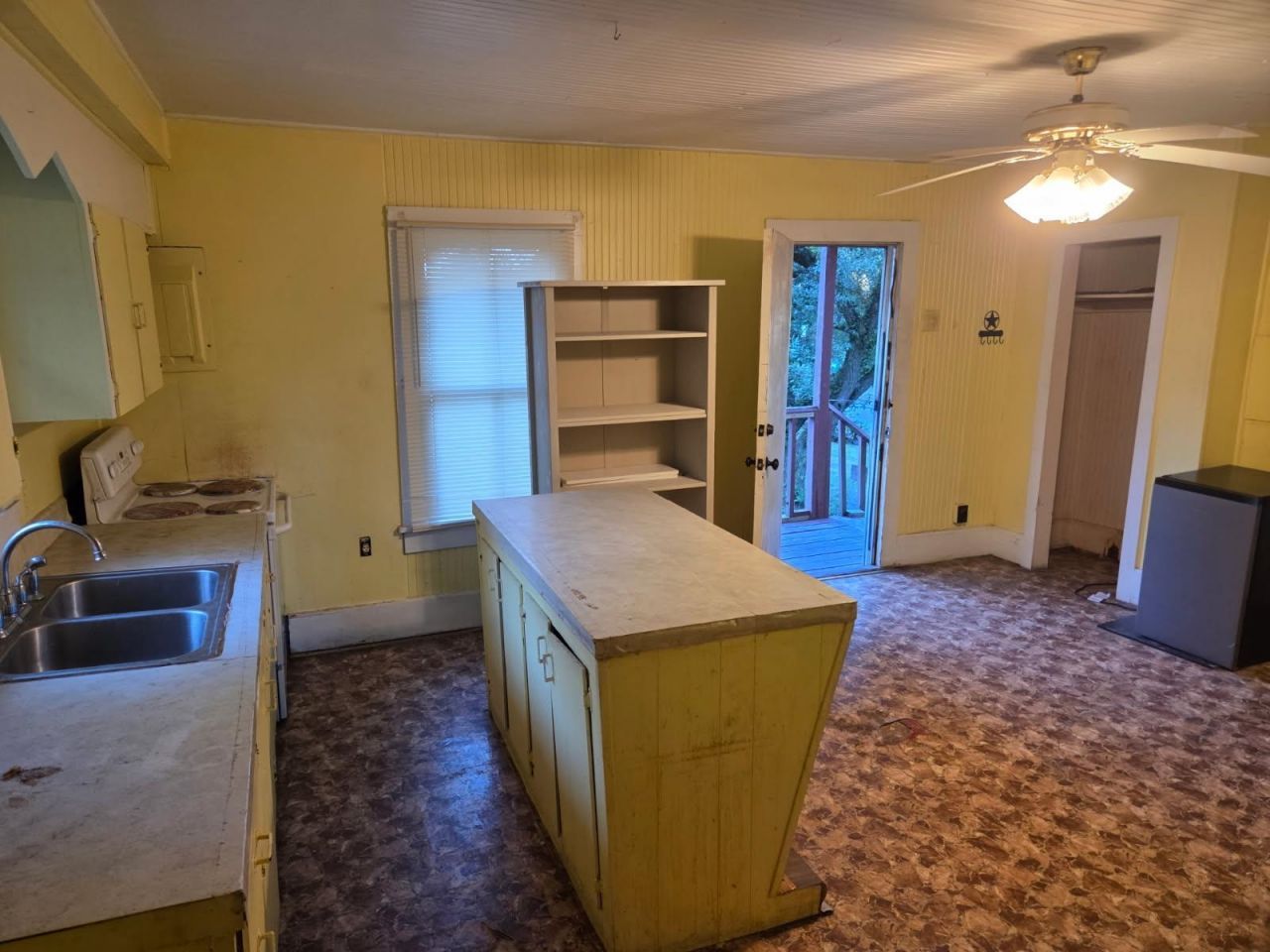 320 S Kaminski St. Photo 11