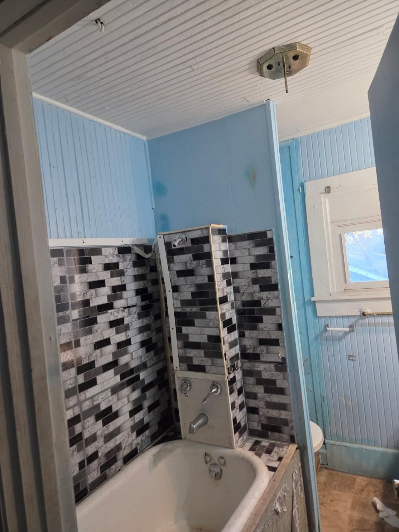 320 S Kaminski St. Photo 14