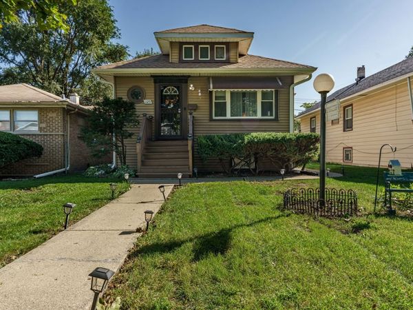 125 S 21st Avenue , Maywood, IL 60153