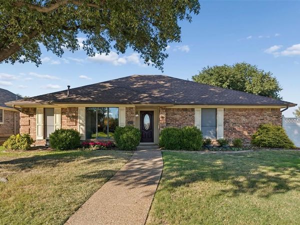 2051 Robin Hill Lane, Carrollton, TX 75007