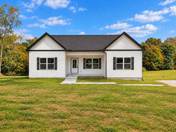 1434 East Piney Road , Dickson, TN 37055