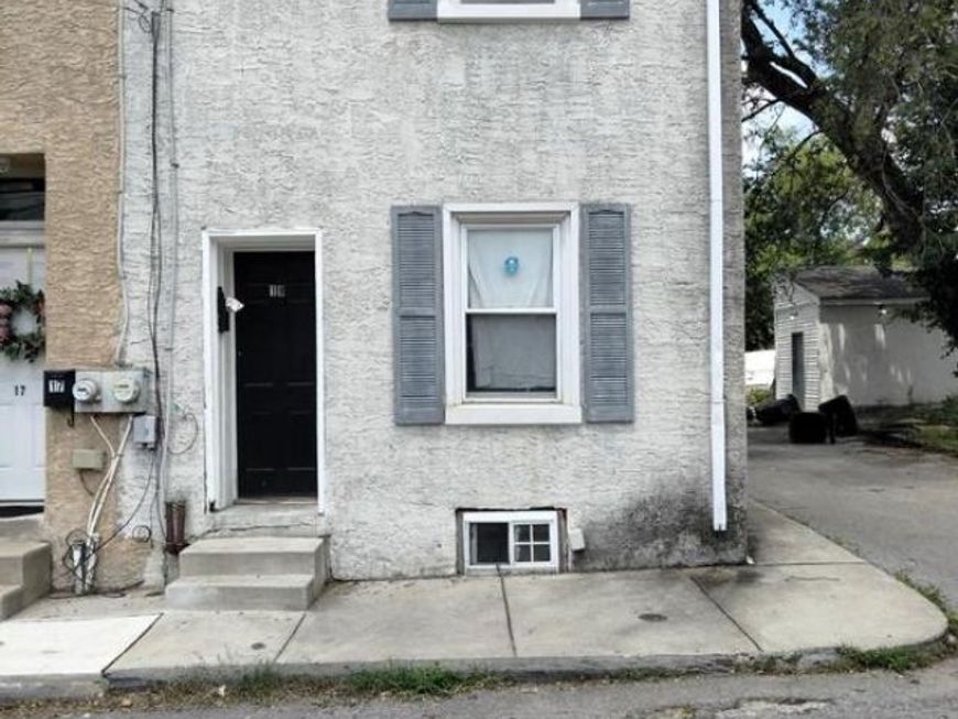 19 Roberts Aly , Norristown, PA 19401 Main Photo
