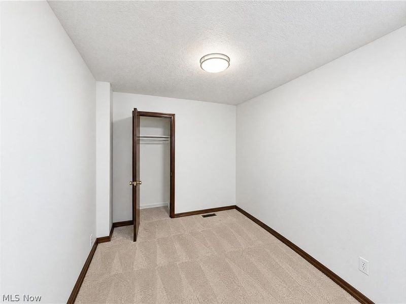 6526 Engle Road, Brook Park, OH 44142 Photo 11