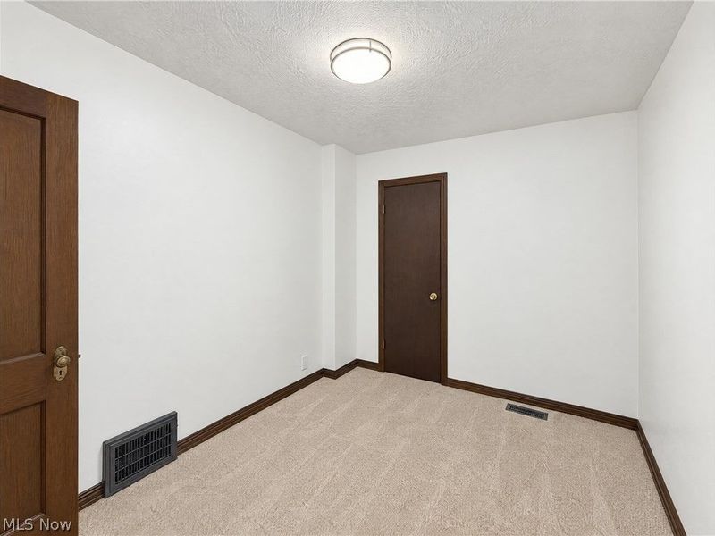 6526 Engle Road, Brook Park, OH 44142 Photo 12