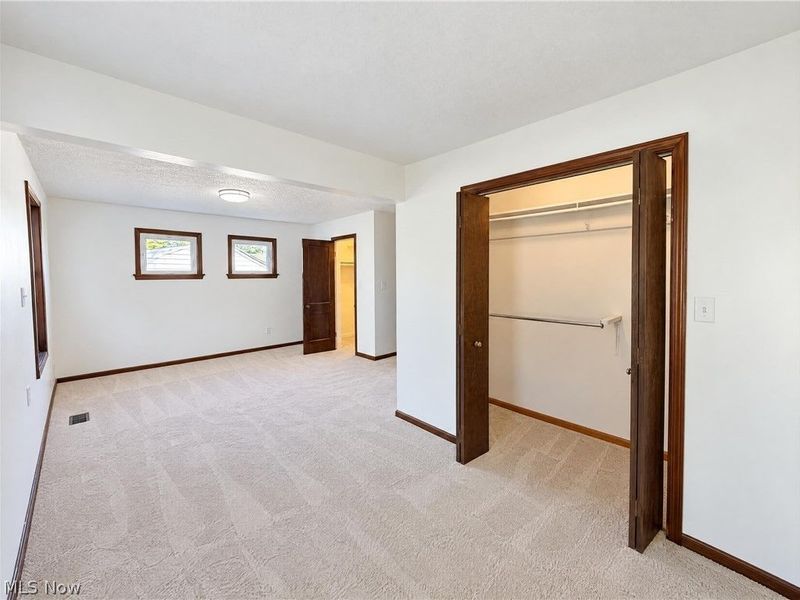 6526 Engle Road, Brook Park, OH 44142 Photo 7