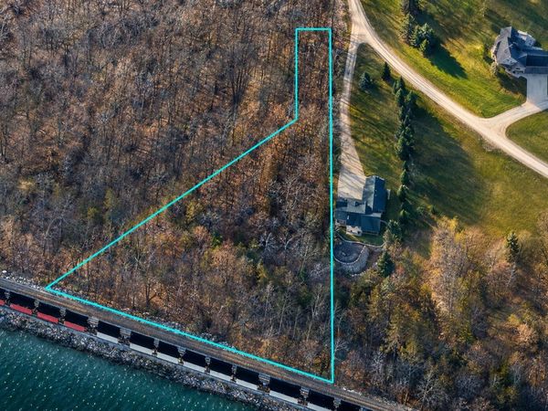 4991 Starlight Lane, Cassville, WI 53806