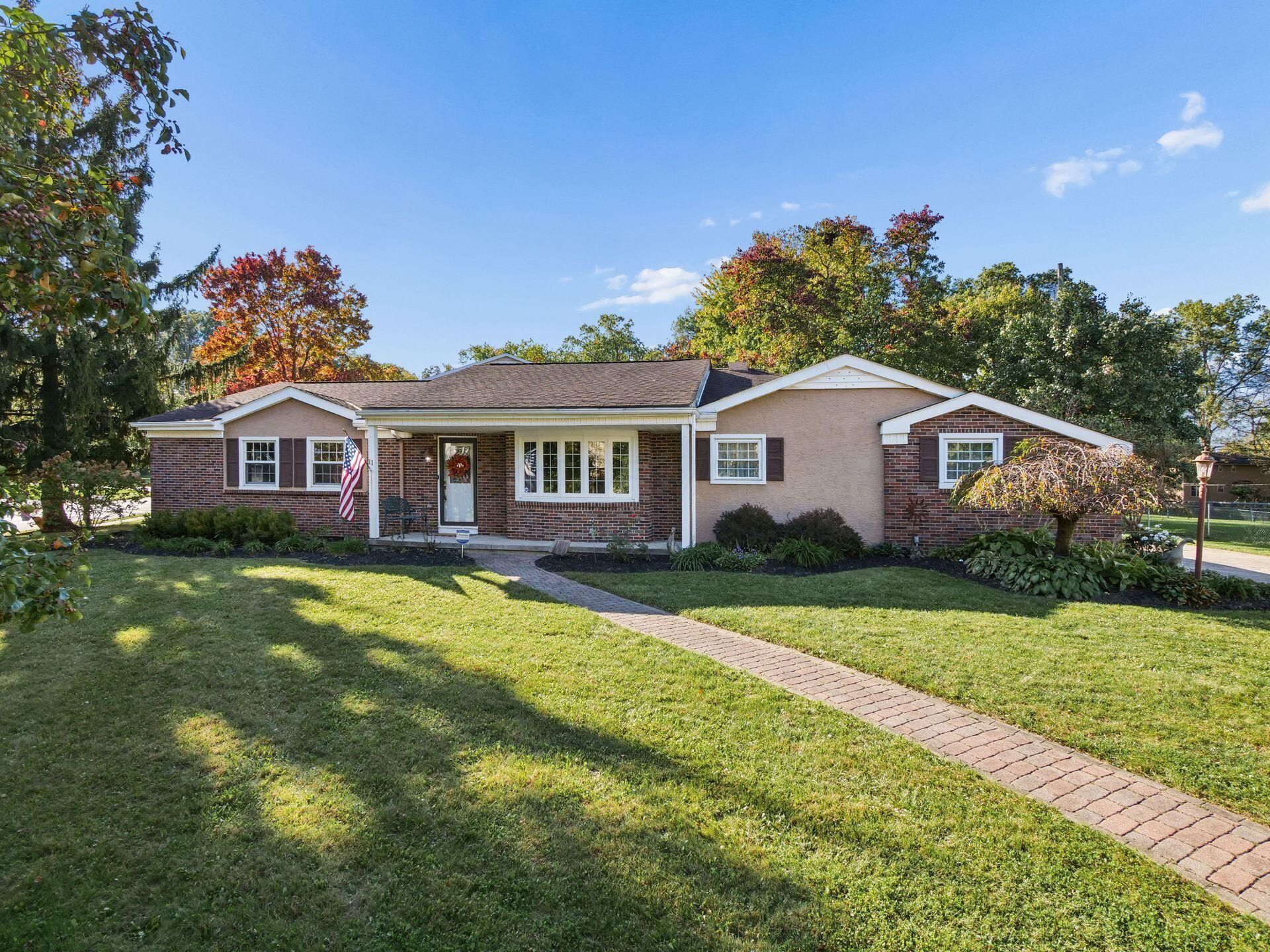 11 Somerset Road, Delaware, OH 43015 Main Photo