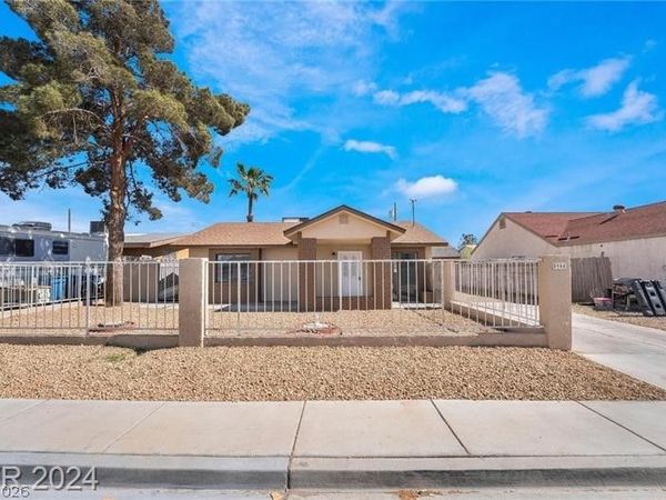 5944 Willard Street , Las Vegas, NV 89122