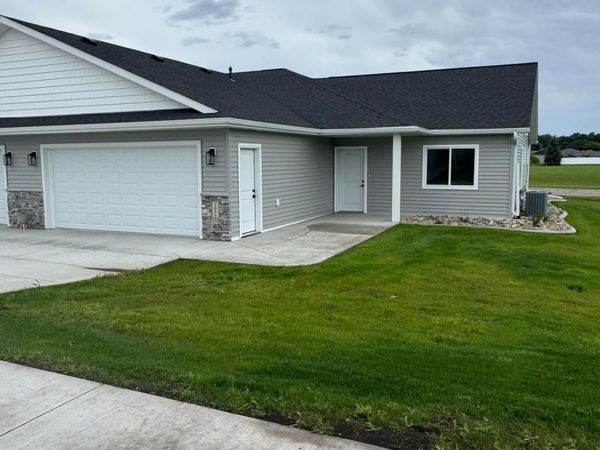 1055 Village Lane, Detroit Lakes, MN 56501
