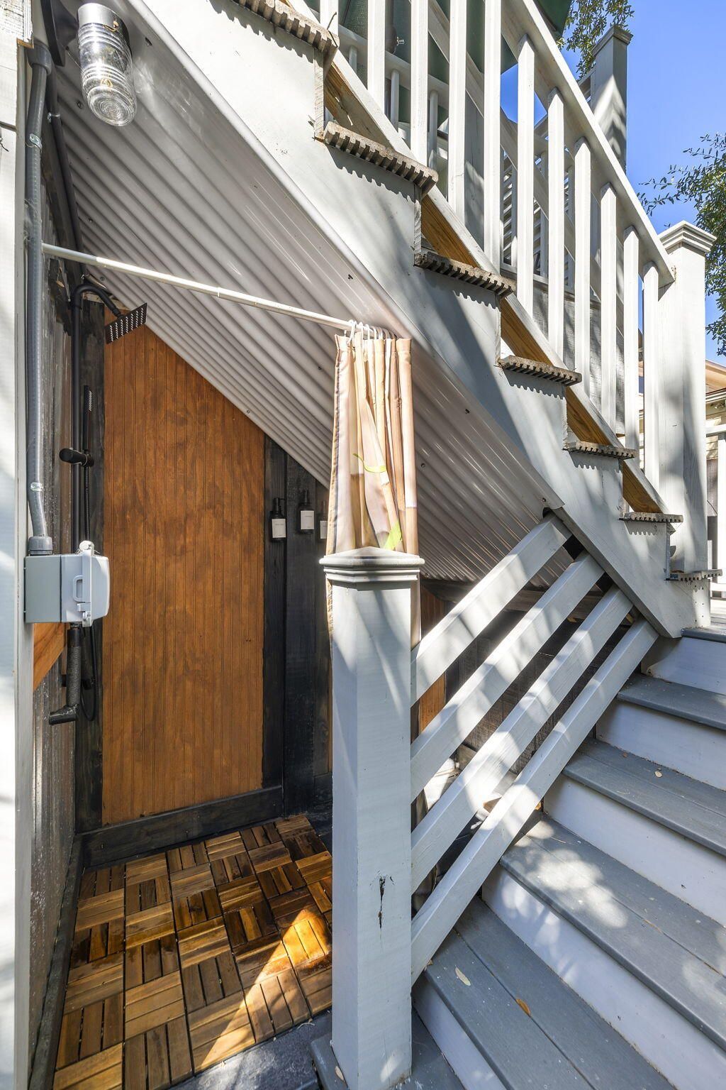9 1/2 Halsey Street Photo 23