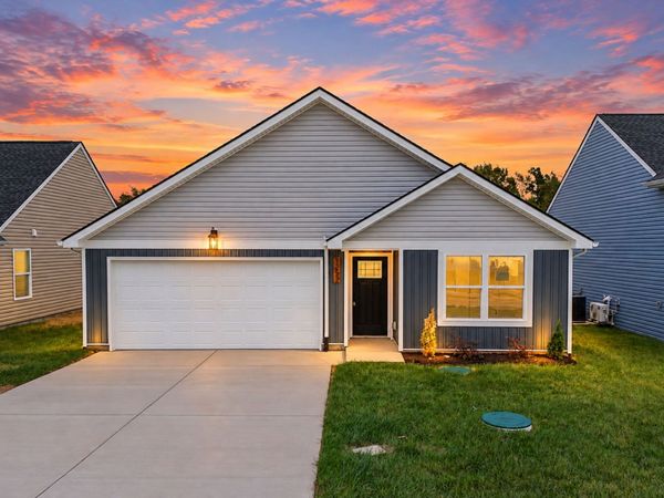 1252 East Heflin St, Cedar Hill, TN 37032
