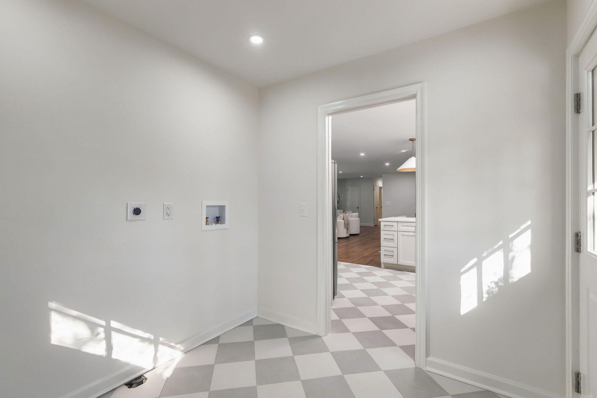 28 Farmfield Avenue Photo 18
