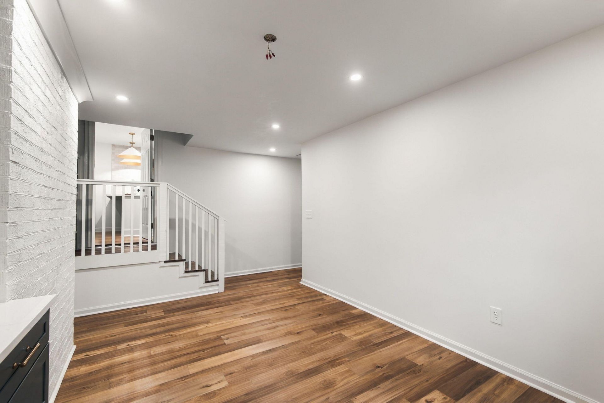28 Farmfield Avenue Photo 23