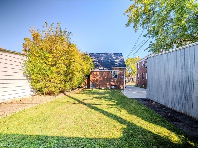 2205 Brookview Boulevard, Parma, OH 44134 Photo 11