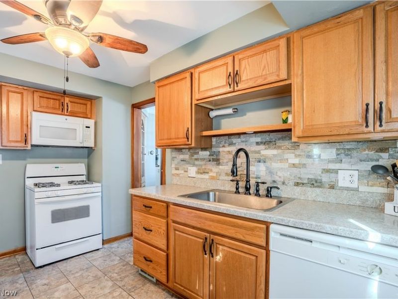 2205 Brookview Boulevard, Parma, OH 44134 Photo 15