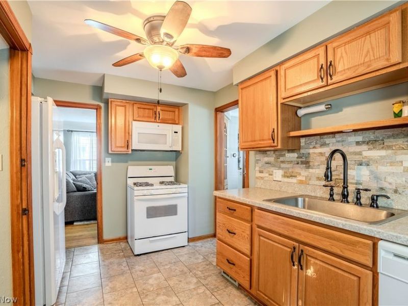 2205 Brookview Boulevard, Parma, OH 44134 Photo 16