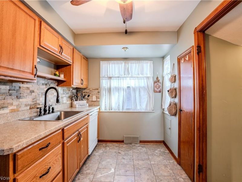 2205 Brookview Boulevard, Parma, OH 44134 Photo 17