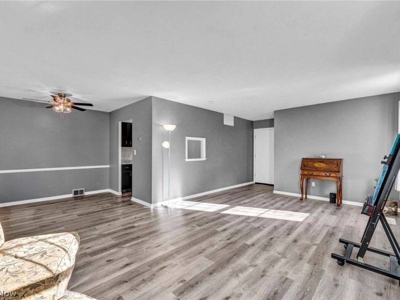 7050 Carriage Hill Drive, Unit 203, Brecksville, OH 44141 Photo 10