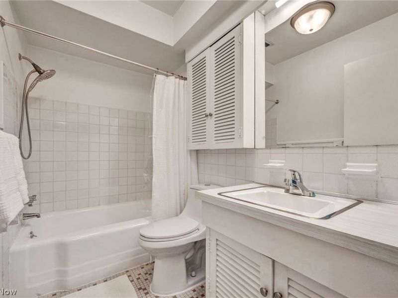 7050 Carriage Hill Drive, Unit 203, Brecksville, OH 44141 Photo 20
