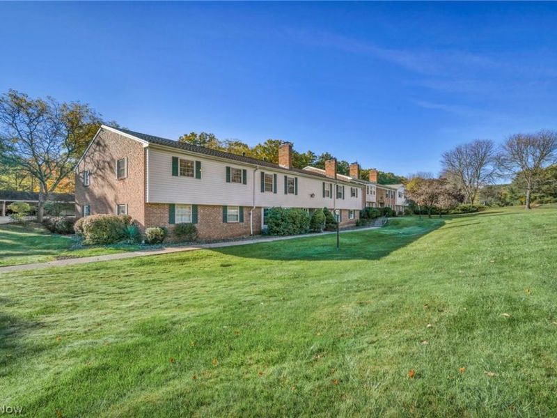 7050 Carriage Hill Drive, Unit 203, Brecksville, OH 44141 Photo 4